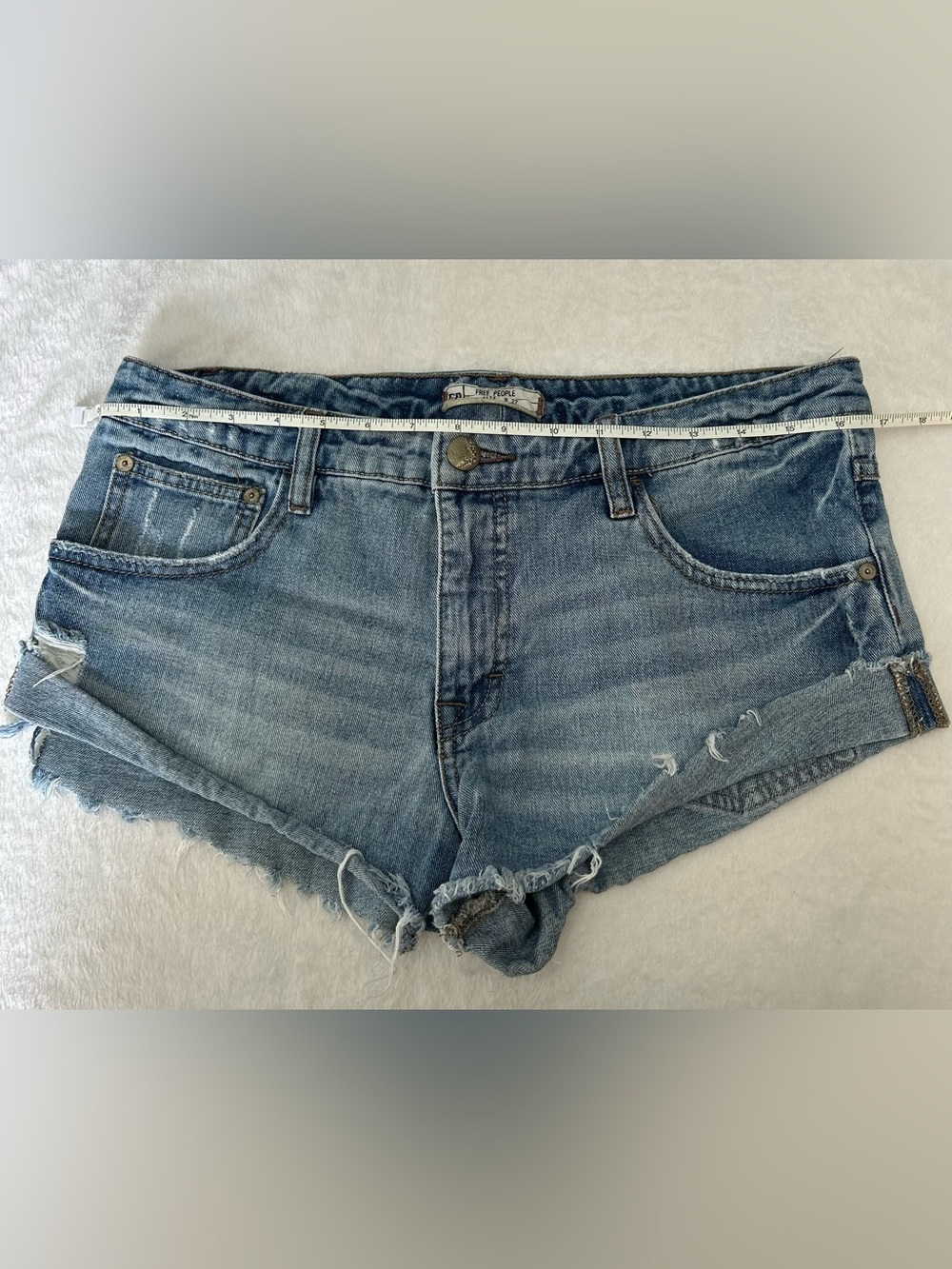 Free People Size 27 High Waist Boho Cowgirl Thrashed Denim Jean Booty Shorts - Picture 4 of 8